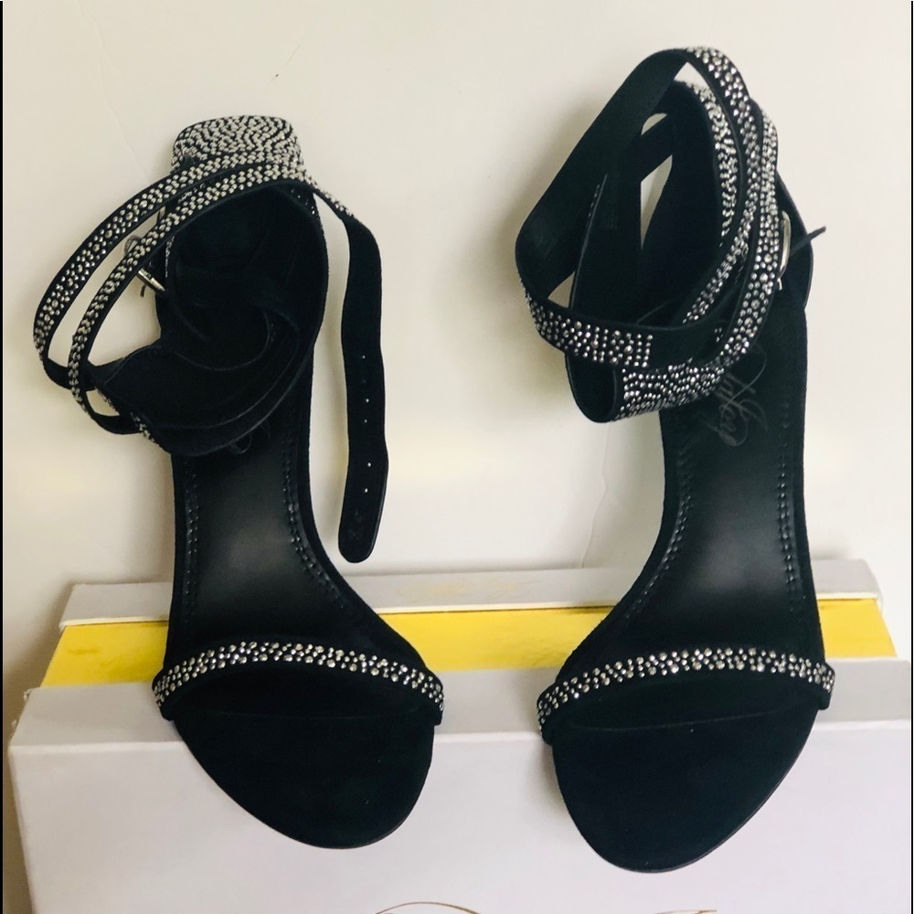 Layla joy shoe Sasha with studs kid suede heels